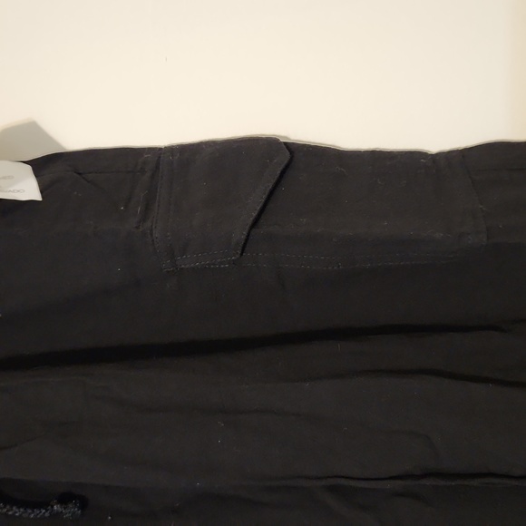 Mr. Buho Cargo Shorts - Picture 2 of 9